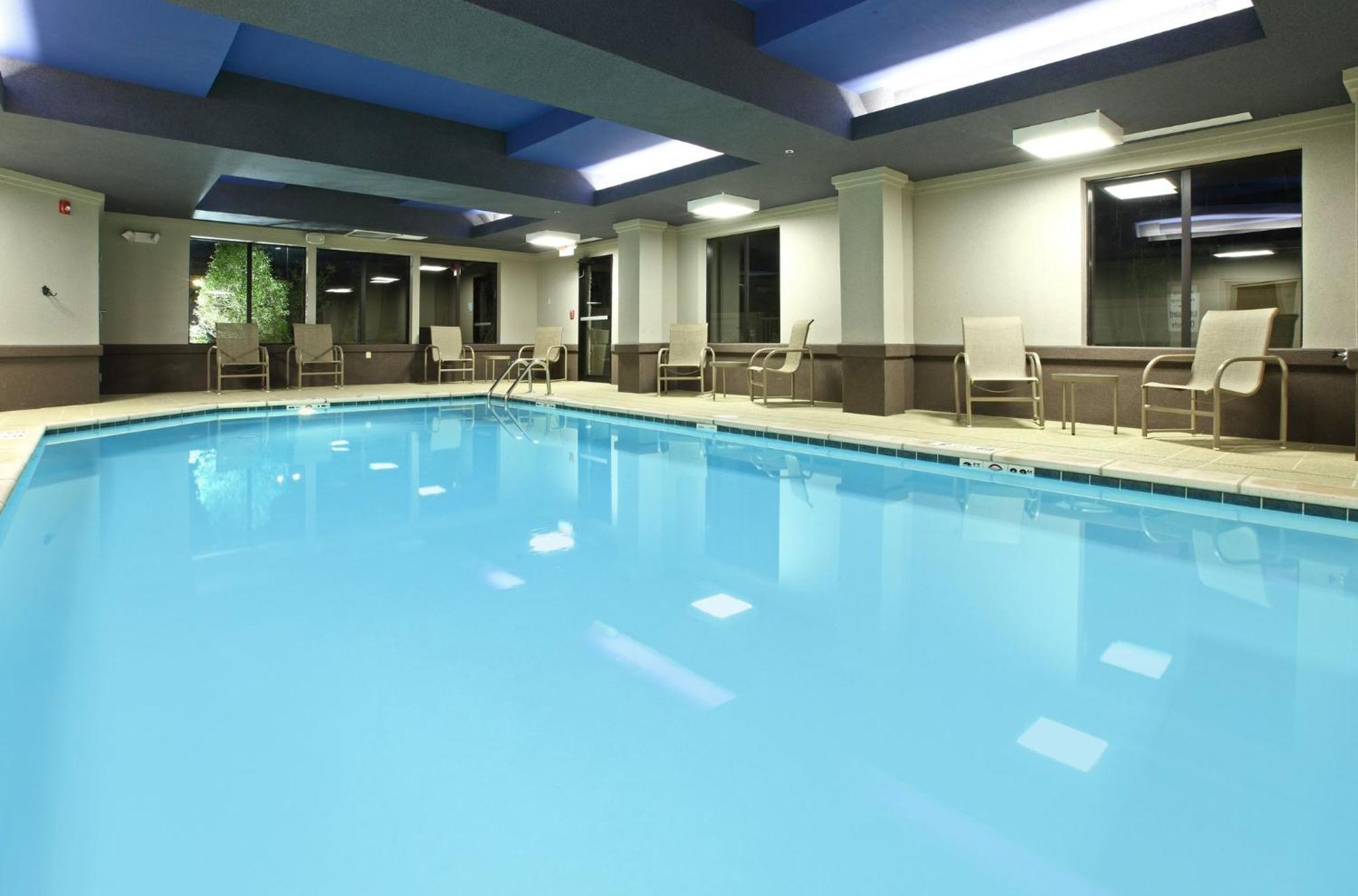 Holiday Inn Express & Suites Maumelle By Ihg Exterior photo